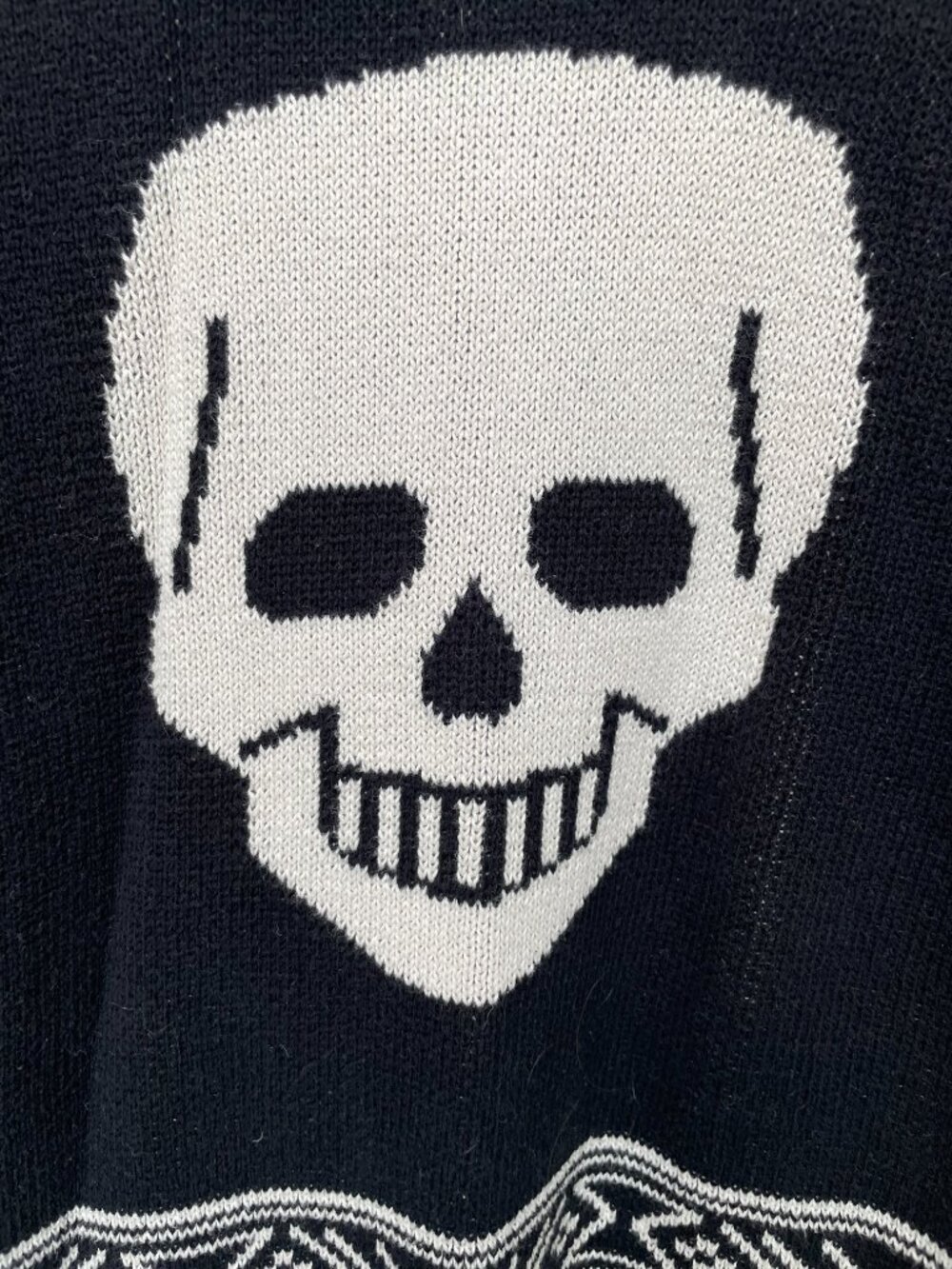 ModCloth Skull Oversized Cardigan Sweater S - Picture 6 of 7